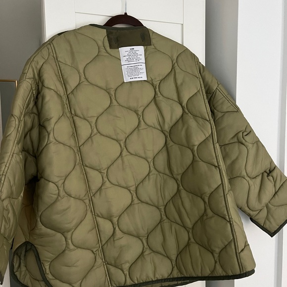 THE FRANKIE SHOP
Green Teddy Quilted Jacket - Picture 8 of 11